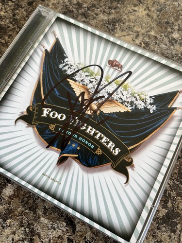 Dave grohl signed foo fighters - grohl,
